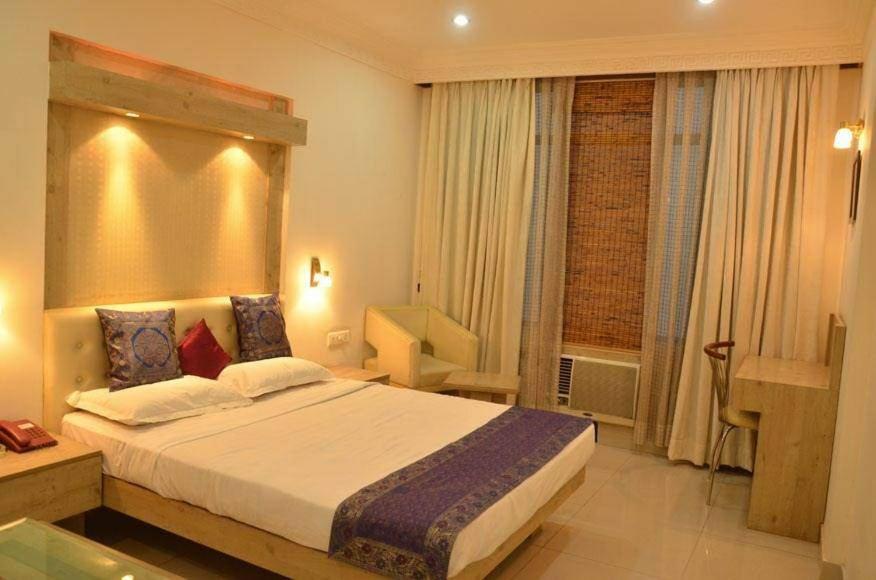 Rass Hotel Kánpur Kültér fotó