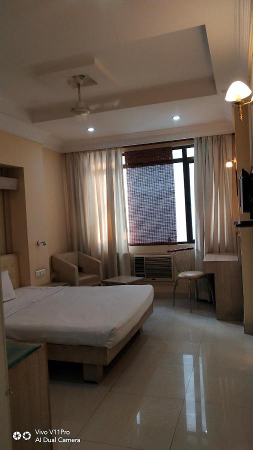 Rass Hotel Kánpur Kültér fotó