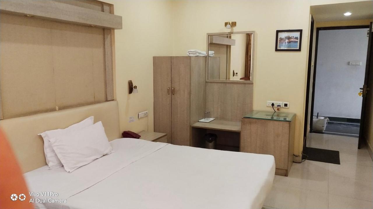 Rass Hotel Kánpur Kültér fotó