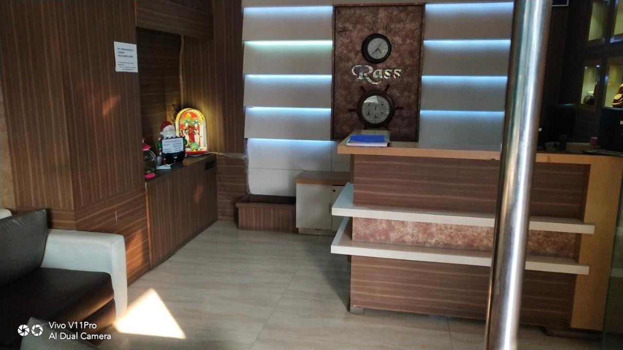 Rass Hotel Kánpur Kültér fotó
